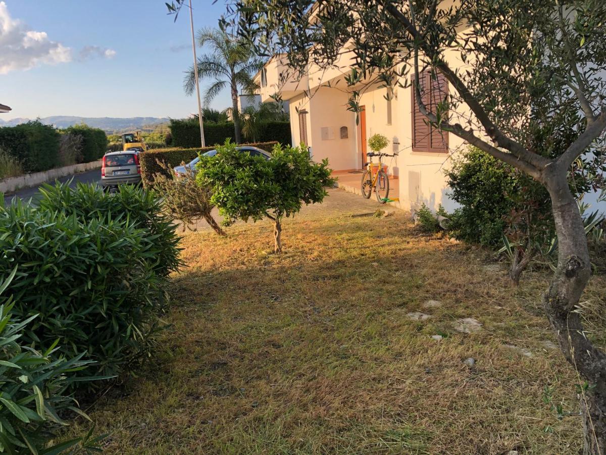 Apartment F24 Stignano Favaco Foca Екстер'єр фото